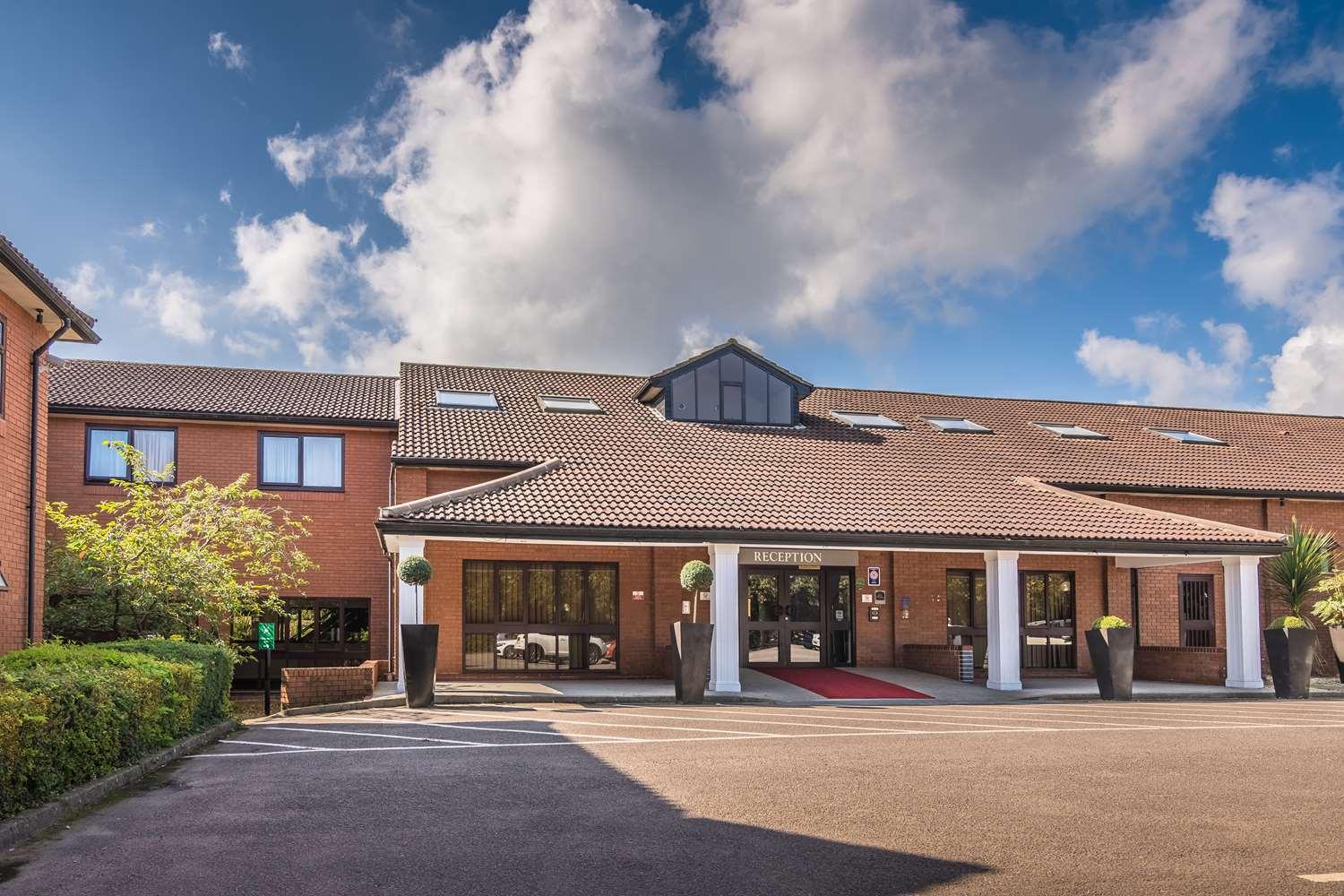 Best Western Rockingham Forest Hotel Corby Exterior photo