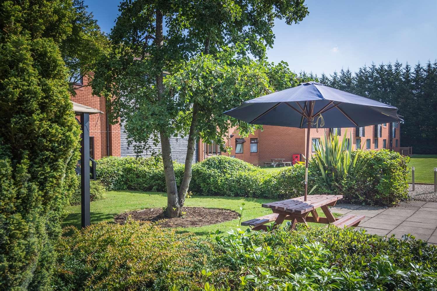 Best Western Rockingham Forest Hotel Corby Exterior photo