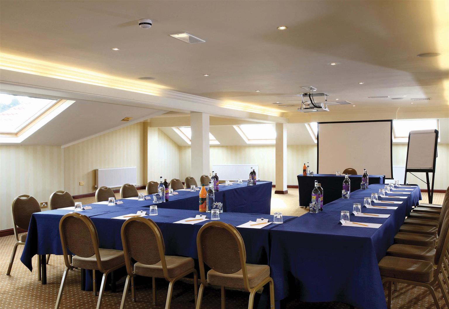 Best Western Rockingham Forest Hotel Corby Exterior photo